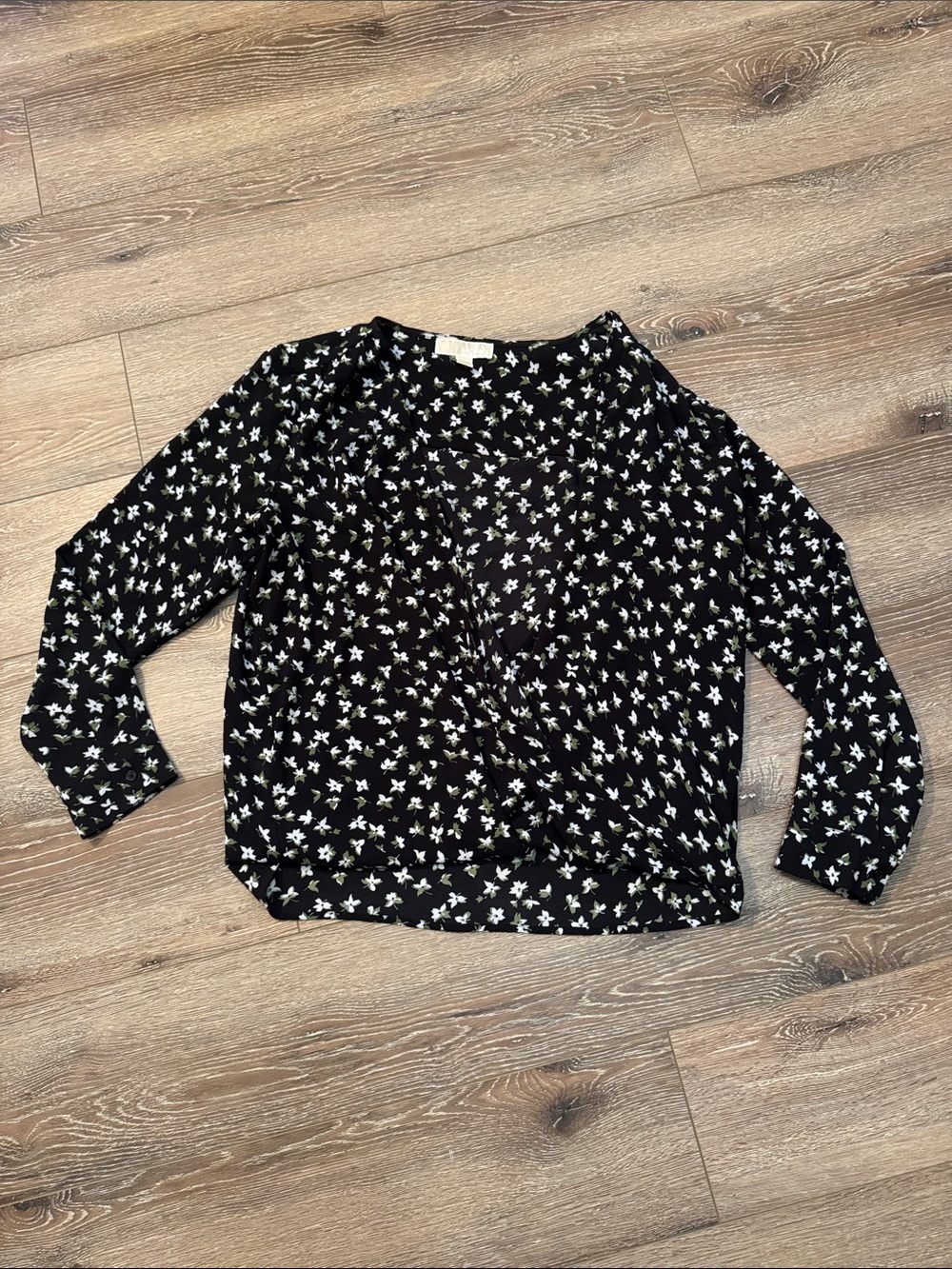 Michael Kors Black Floral Twist-Front Blouse Size: Large
